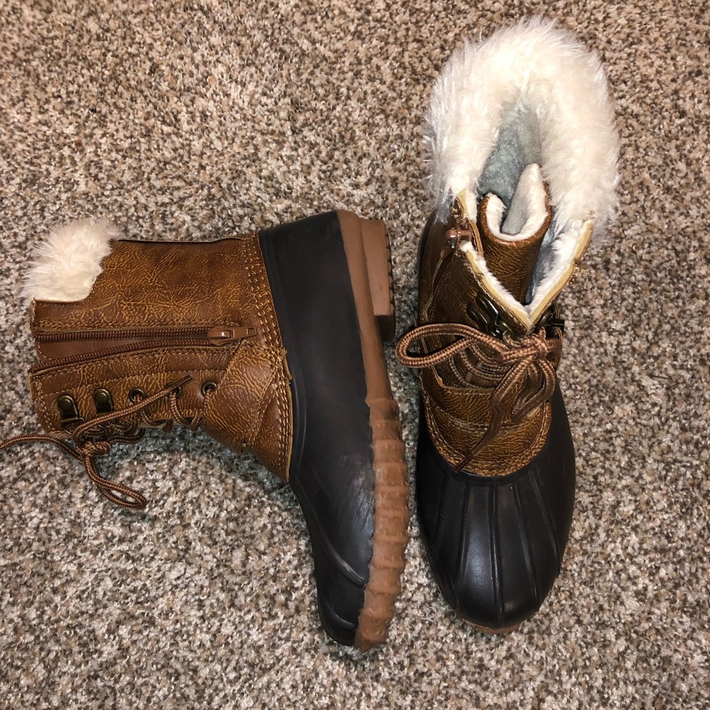 ✨SALE✨Cute like duck boots